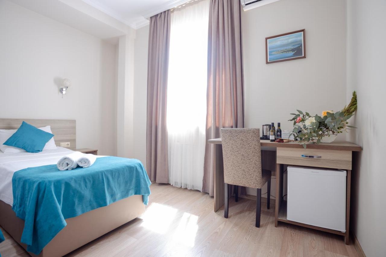 Daisi Sunset Hotel Batumi Ngoại thất bức ảnh